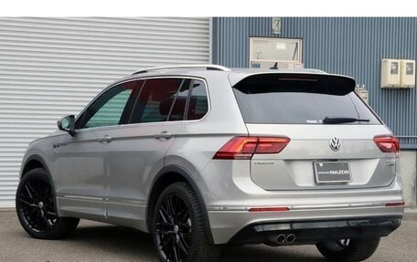 Volkswagen Tiguan I, 2016 год, 1 698 000 рублей, 2 фотография