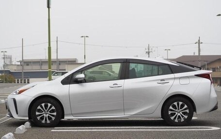 Toyota Prius IV XW50, 2021 год, 2 918 000 рублей, 11 фотография