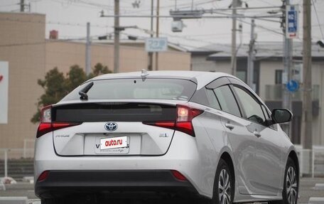 Toyota Prius IV XW50, 2021 год, 2 918 000 рублей, 14 фотография