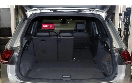 Volkswagen Tiguan I, 2016 год, 1 698 000 рублей, 26 фотография