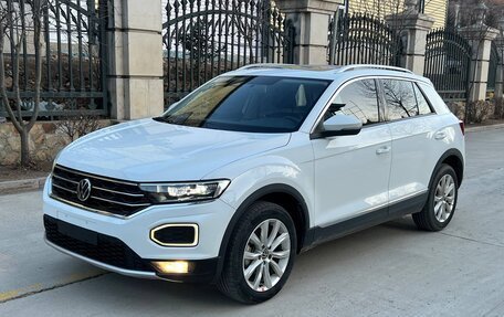 Volkswagen T-Roc I, 2022 год, 1 470 000 рублей, 1 фотография