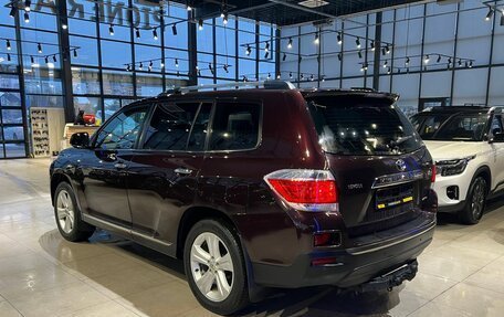 Toyota Highlander III, 2011 год, 1 700 000 рублей, 6 фотография