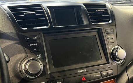 Toyota Highlander III, 2011 год, 1 700 000 рублей, 8 фотография