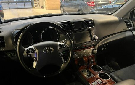Toyota Highlander III, 2011 год, 1 700 000 рублей, 16 фотография
