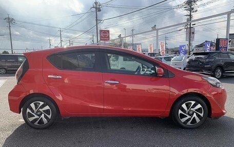 Toyota Aqua, 2021 год, 1 300 000 рублей, 3 фотография