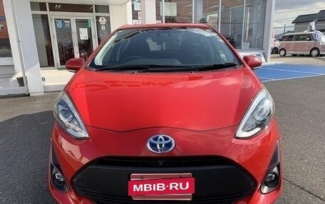 Toyota Aqua, 2021 год, 1 300 000 рублей, 2 фотография