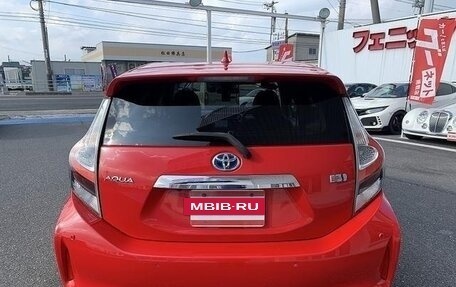 Toyota Aqua, 2021 год, 1 300 000 рублей, 5 фотография