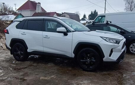 Toyota RAV4, 2020 год, 3 750 000 рублей, 5 фотография