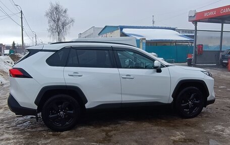 Toyota RAV4, 2020 год, 3 750 000 рублей, 6 фотография