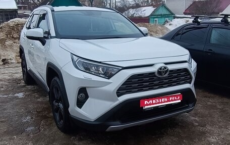 Toyota RAV4, 2020 год, 3 750 000 рублей, 3 фотография