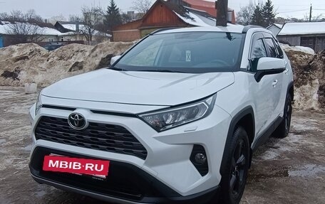 Toyota RAV4, 2020 год, 3 750 000 рублей, 2 фотография