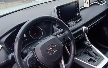 Toyota RAV4, 2020 год, 3 750 000 рублей, 18 фотография