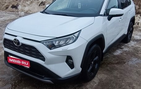 Toyota RAV4, 2020 год, 3 750 000 рублей, 12 фотография