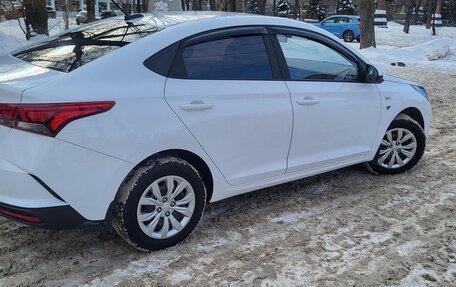 Hyundai Solaris II рестайлинг, 2021 год, 1 300 000 рублей, 8 фотография