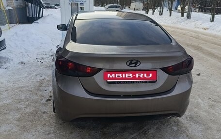 Hyundai Elantra V, 2012 год, 750 000 рублей, 3 фотография