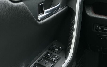 Toyota RAV4, 2019 год, 3 329 000 рублей, 31 фотография