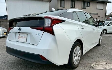 Toyota Prius IV XW50, 2021 год, 2 929 000 рублей, 3 фотография