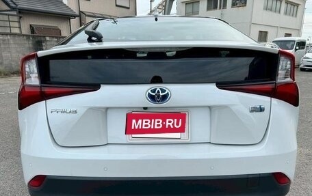 Toyota Prius IV XW50, 2021 год, 2 929 000 рублей, 4 фотография