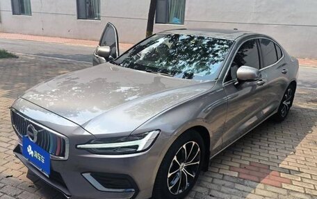 Volvo S60 III, 2023 год, 3 970 000 рублей, 1 фотография