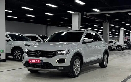Volkswagen T-Roc I, 2022 год, 1 480 700 рублей, 3 фотография