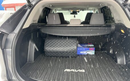 Toyota RAV4, 2019 год, 3 050 000 рублей, 6 фотография