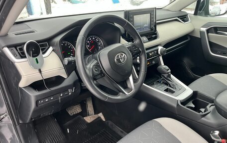 Toyota RAV4, 2019 год, 3 050 000 рублей, 11 фотография