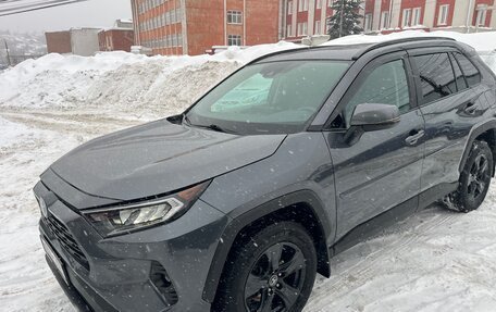 Toyota RAV4, 2019 год, 3 050 000 рублей, 5 фотография