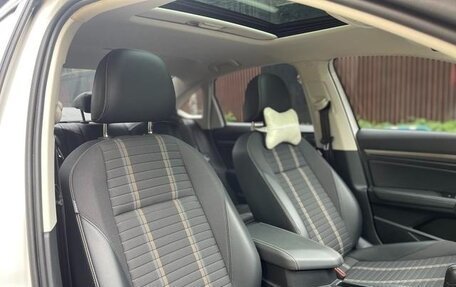 Volkswagen Lavida, 2022 год, 1 850 017 рублей, 13 фотография