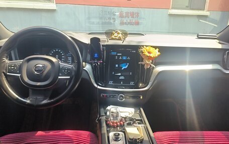 Volvo S60 III, 2023 год, 3 970 000 рублей, 6 фотография