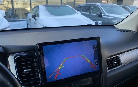 Mitsubishi Outlander III рестайлинг 3, 2015 год, 1 639 000 рублей, 16 фотография