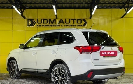 Mitsubishi Outlander III рестайлинг 3, 2015 год, 1 549 000 рублей, 7 фотография