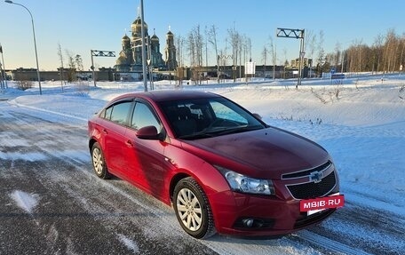Chevrolet Cruze II, 2010 год, 765 000 рублей, 3 фотография