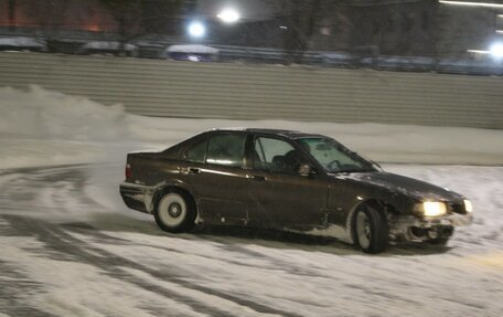 BMW 3 серия, 1994 год, 490 000 рублей, 3 фотография