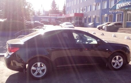 Chevrolet Cruze II, 2011 год, 700 000 рублей, 3 фотография