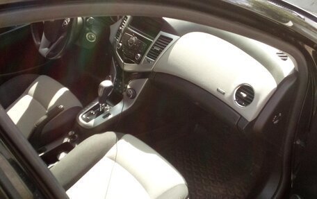 Chevrolet Cruze II, 2011 год, 700 000 рублей, 6 фотография