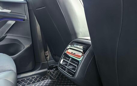 Volkswagen Tiguan, 2025 год, 4 490 000 рублей, 10 фотография