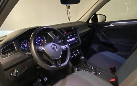 Volkswagen Tiguan II, 2019 год, 2 980 000 рублей, 6 фотография