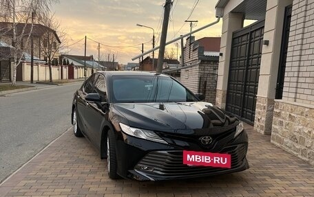 Toyota Camry, 2021 год, 3 680 000 рублей, 2 фотография