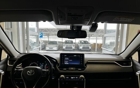 Toyota RAV4, 2020 год, 3 700 000 рублей, 12 фотография