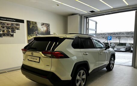 Toyota RAV4, 2020 год, 3 700 000 рублей, 8 фотография