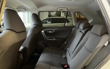 Toyota RAV4, 2020 год, 3 700 000 рублей, 17 фотография