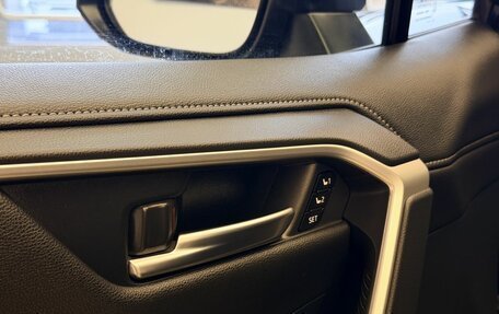 Toyota RAV4, 2019 год, 3 700 000 рублей, 11 фотография