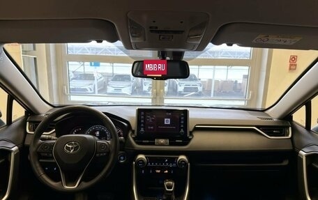 Toyota RAV4, 2019 год, 3 700 000 рублей, 12 фотография