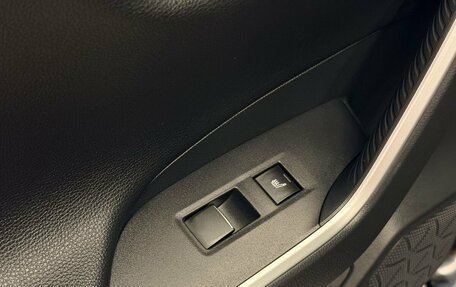 Toyota RAV4, 2019 год, 3 700 000 рублей, 21 фотография