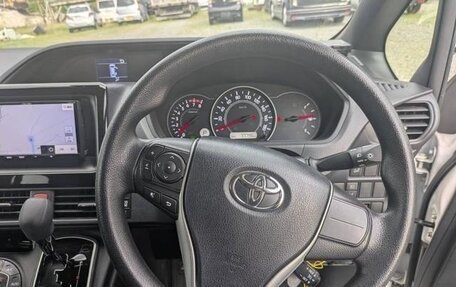 Toyota Noah III, 2021 год, 3 036 000 рублей, 15 фотография