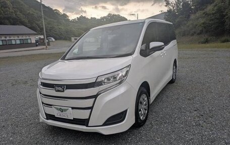 Toyota Noah III, 2021 год, 3 036 000 рублей, 1 фотография