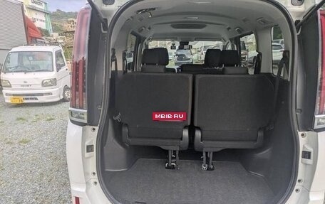 Toyota Noah III, 2021 год, 3 036 000 рублей, 12 фотография