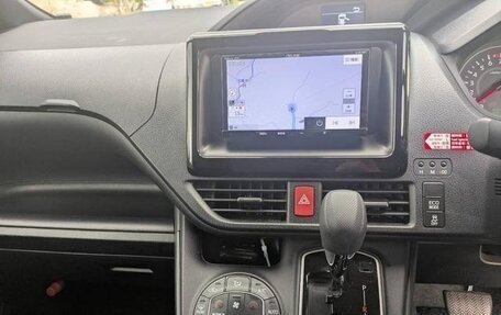 Toyota Noah III, 2021 год, 3 036 000 рублей, 16 фотография