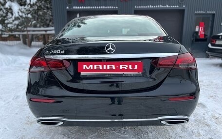 Mercedes-Benz E-Класс, 2021 год, 3 350 000 рублей, 5 фотография