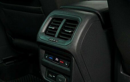 Volkswagen Tiguan II, 2020 год, 2 482 700 рублей, 10 фотография